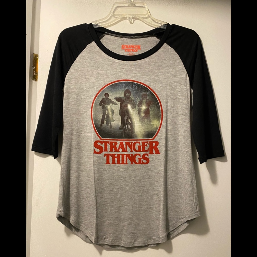 ⚫️ New Stranger Things Finding Will ringer tee - small -